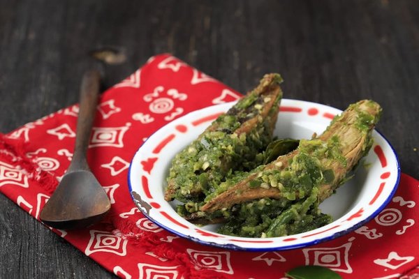 Quelles astuces pour intensifier et allonger les cils sans faux-cils ?